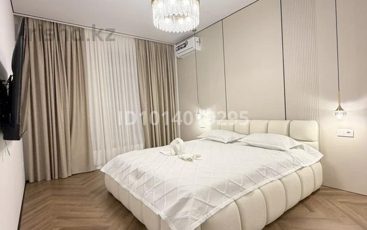 2-комнатная квартира · 75 м² · 14/17 этаж, Розыбакиева 197/2 за 35 000 ₸ в Алматы, Бостандыкский р-н — фото 2