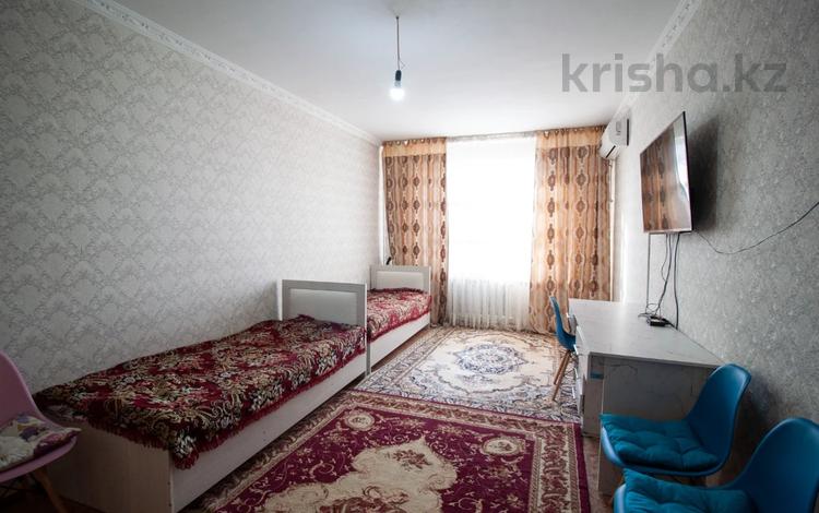 1-комнатная квартира, 43 м², 6/7 этаж, Коктем за 14 млн 〒 в Талдыкоргане, мкр Коктем — фото 2