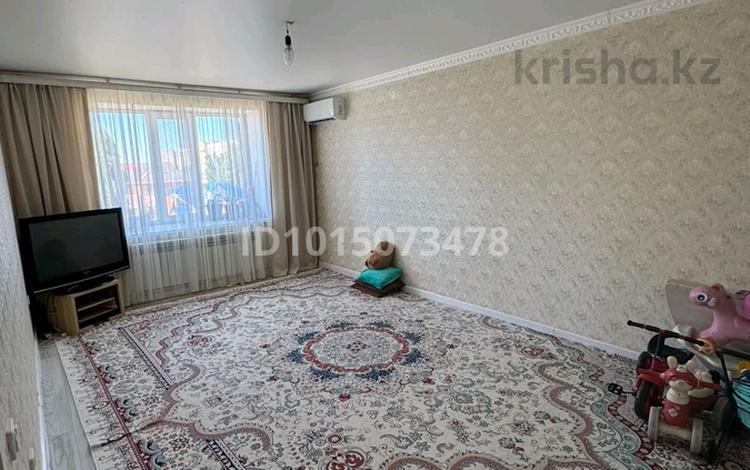 2-бөлмелі пәтер · 60 м² · 3/9 қабат, 12 ш/а., Бокенбай батыр 22, бағасы: 26 млн ₸ в Актобе, мкр 12 — фото 2