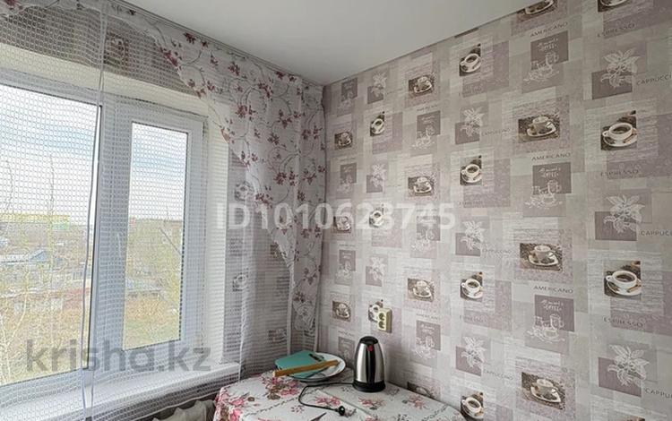 2-комнатная квартира · 45 м² · 5/5 этаж, Камзина 61 за 75 000 〒 в Аксу — фото 2