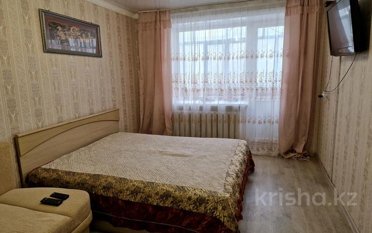 1-комнатная квартира, 35 м², 2/5 этаж посуточно, Интернациональная 71 — Астана за 7 000 〒 в Петропавловске — фото 2