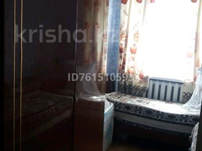 2-комнатная квартира · 40 м² · 1/2 этаж, Нефтяников — Магазин за 2.5 млн 〒 в Прииртышском