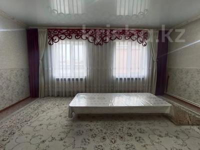 Отдельный дом · 4 комнаты · 110 м² · 5.5 сот., ул Ыкылас Дукенулы 25 за 36 млн 〒 в Таразе