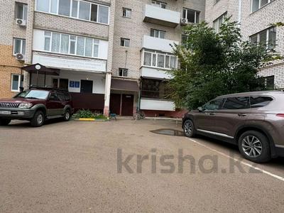 3-комнатная квартира · 83 м² · 3/6 этаж, мкр Айгуль, С. Тюленина 2 за 30.5 млн ₸ в Уральске
