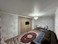 1-комнатная квартира · 42 м² · 3/5 этаж, мкр Карасу, Жангелдина 5а — Рядом есть супермаркет грамад аптека Europharma Шымкент плаза за 10 000 ₸ в Аль-Фарабийский р-н