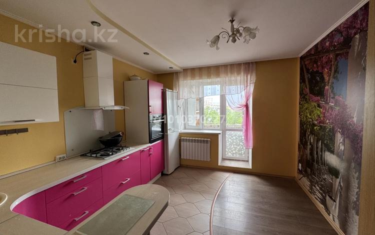 3-бөлмелі пәтер · 89 м² · 5/5 қабат, мкр Кунаева 20/1, бағасы: 30 млн ₸ в Уральске — фото 2