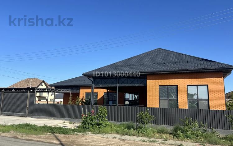 Жеке үй · 9 бөлме · 400 м² · 9 сот., мкр Нурсая-3, 12, бағасы: 140 млн ₸ в Атырау — фото 2