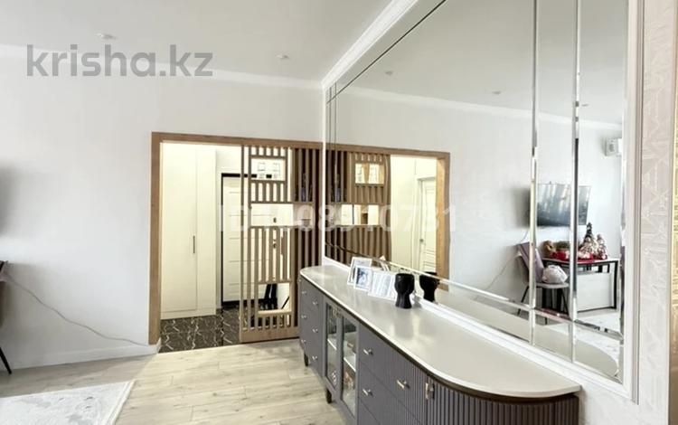 3-бөлмелі пәтер · 84.2 м² · 2/5 қабат, мкр Юго-Восток, Муканова 51/8, бағасы: 55.9 млн ₸ в Караганде, Казыбек би р-н — фото 2