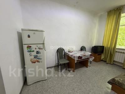 1 комната · 30 м² · 1/2 этаж, мкр Михайловка , Крамского 27 за 70 000 ₸ в Караганде, Казыбек би р-н