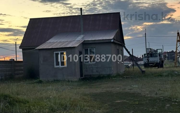 Отдельный дом · 2 комнаты · 60.2 м² · 9 сот., С. Каражар мкр.3 14 — Рядом с Комфортной школой 5 минут пешком до автобусной остановки Магазин и школа в пешей доступности за 22 млн ₸ в Астане — фото 2