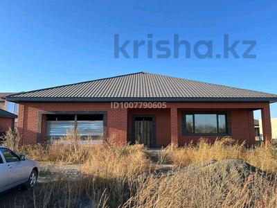 Отдельный дом · 5 комнат · 240.1 м² · 10.26 сот., жилой массив Жанаконыс-2, Кадыр мырза али 791 — Магазин Триумф за 50 млн ₸ в Актобе