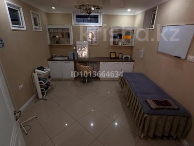 Салоны красоты, кабинеты и рабочие места · 35 м² за 400 000 ₸ в Алматы, Бостандыкский р-н