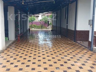 Отдельный дом · 7 комнат · 200 м² · 6.5 сот., Л Асанова 25 — Сыргабекова за 65 млн 〒 в Туздыбастау (Калинино)