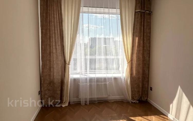 1-бөлмелі пәтер · 28 м² · 2/6 қабат, Шамши Калдаяков 51, бағасы: 23 млн ₸ в Астане, Сарайшык р-н — фото 4