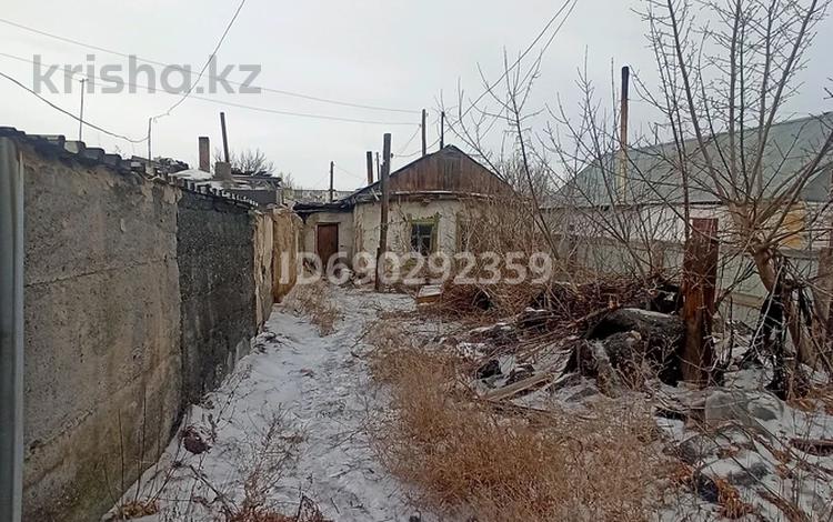 Отдельный дом · 2 комнаты · 40 м² · 4 сот., Аэропортовская 138 — За общественной баней за 4.5 млн ₸ в Семее — фото 2