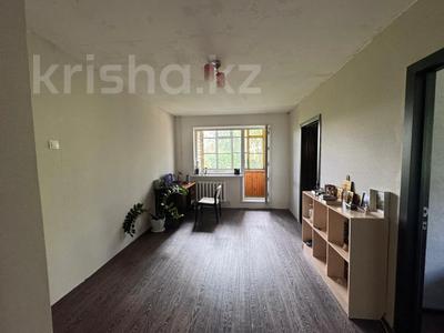 3-комнатная квартира · 48 м² · 3/5 этаж, ул. 6-й мик-н за 9 млн 〒 в Темиртау