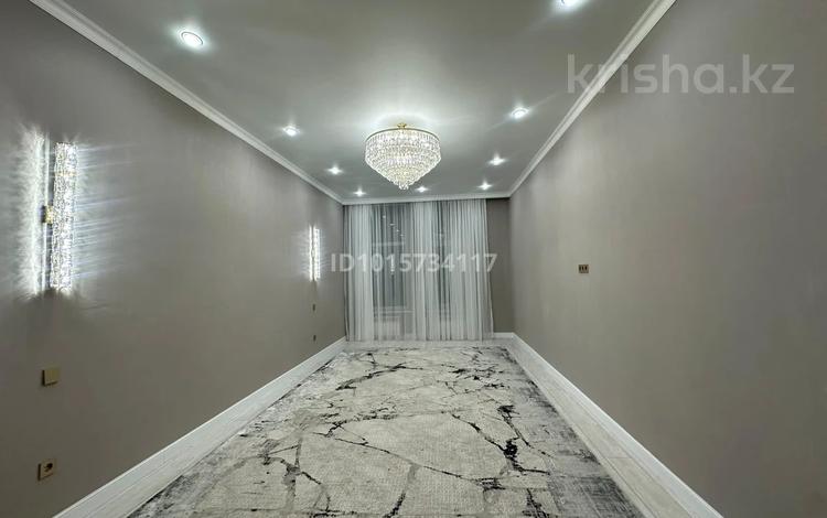 3-бөлмелі пәтер · 105 м² · 3/7 қабат, Кабанбай батыр 75а, бағасы: 300 000 ₸ в Астане, Есильский р-н — фото 2