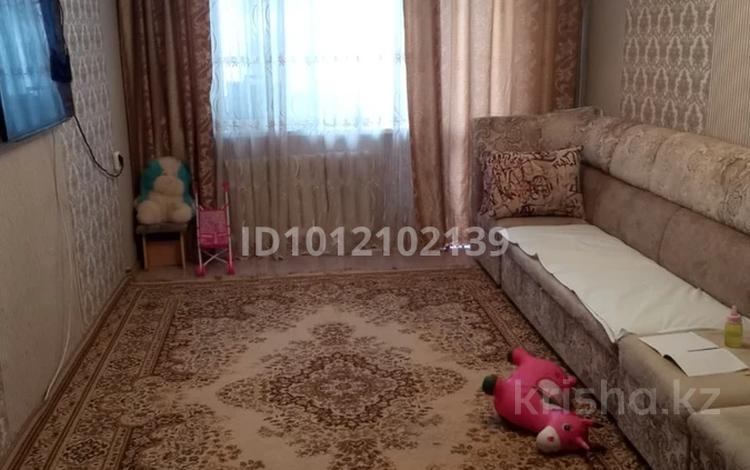 2-комнатная квартира · 45 м² · 2/5 этаж, Пришахтинск, 23й микрорайон 16 за 130 000 ₸ в Караганде, Алихана Бокейханова р-н — фото 2