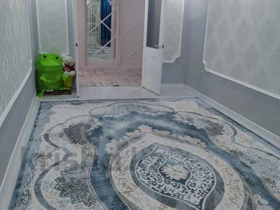 Продажа квартир в Мангистауской обл.: 4-комнатная квартира, 95 м², 5/5 этаж, 27-й мкр 39 за 23 млн 〒 4-комнатная квартира, 95 м², 5/5 этаж, 27-й мкр 39 за 23 млн 〒 в Актау, 27-й мкр