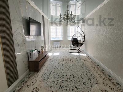 3-бөлмелі пәтер · 90 м² · 7/9 қабат, 33-ш/а. 19 — Астында бір бөлме кладовка бар, бағасы: 19 млн ₸ в Актау, 33-й мкр