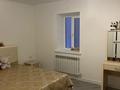 Отдельный дом · 3 комнаты · 96 м² · 6 сот., мкр Айгуль, 1 Завокзальный тупик 27 — Остановка Сергей тюленина за 33 млн ₸ в Уральске — фото 6