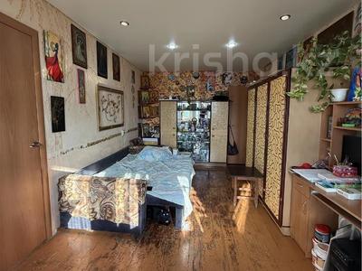 3-комнатная квартира · 58 м² · 5/5 этаж, Пр. Момышулы за 6.5 млн ₸ в Темиртау