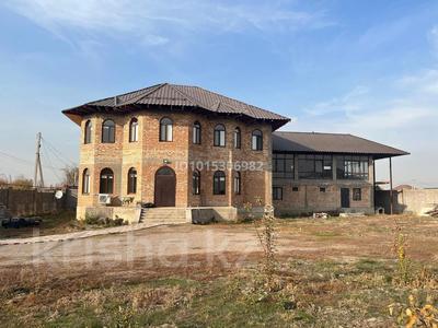 Отдельный дом · 7 комнат · 350 м² · 24 сот., Макатаева 499 за 130 млн ₸ в Узынагаш