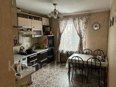 4-комнатная квартира · 85 м² · 5/5 этаж, Ораза Жандосова — Розыбакиева за 55 млн ₸ в Алматы, Бостандыкский р-н