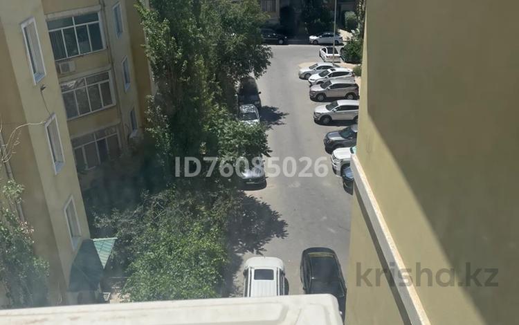 4-комнатная квартира · 111 м² · 5/5 этаж, 15-й мкр 64 за 43 млн 〒 в Актау — фото 2
