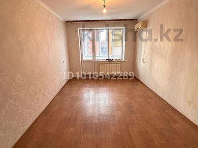 2-комнатная квартира · 48 м² · 5/5 этаж, мкр 8, Санкибай батыра 173 за 13.5 млн 〒 в Актобе