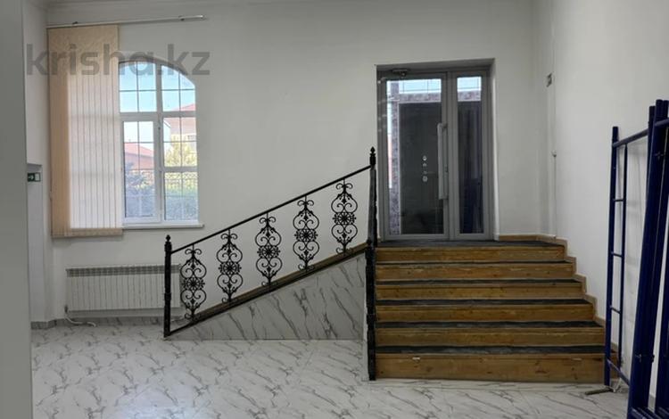Свободное назначение, офисы, магазины и бутики, склады, салоны красоты, образование, развлечения · 165 м² за 90 млн ₸ в Астане, Нура р-н — фото 2