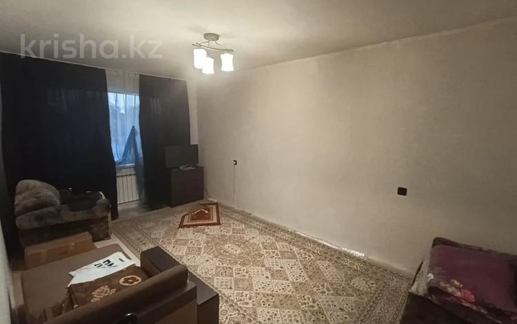 1-комнатная квартира · 30 м² · 1/5 этаж, 117 квартал 5 за 4 млн ₸ в Темиртау — фото 2