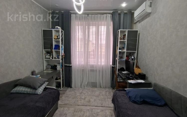 4-бөлмелі пәтер · 105.1 м² · 1/5 қабат, Увалиева 9, бағасы: 70 млн ₸ в Усть-Каменогорске — фото 2