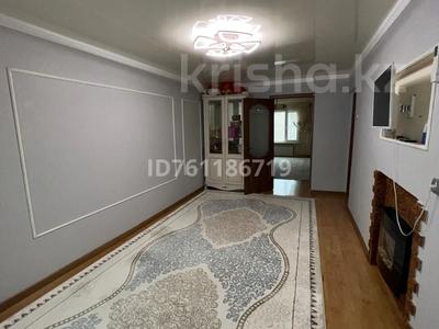 3-комнатная квартира · 60 м² · 3/5 этаж, 38 69 — сзади технодом за 22 млн 〒 в Атырау, мкр Авангард-3