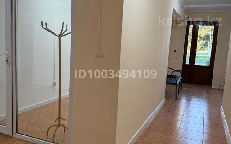 Медцентры и аптеки · 60 м² за 210 000 〒 в Шымкенте, Туран р-н — фото 2