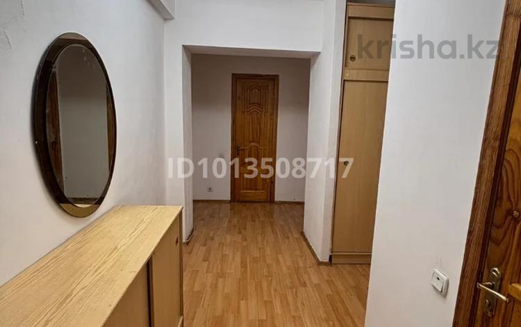 2-бөлмелі пәтер · 55 м² · 5/5 қабат, Кабанбай батыра 236 — Байганина, бағасы: 18 000 ₸ в Алматы, Алмалинский р-н — фото 2