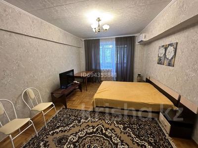 Пәтерлер в Алматы: 1-бөлмелі пәтер · 36 м² · 4/5 қабат · ай сайын, Тулебаева 27 — Макатаева, бағасы: 260 000 〒 1-бөлмелі пәтер · 36 м² · 4/5 қабат · ай сайын, Тулебаева 27 — Макатаева, бағасы: 260 000 〒 в Алматы, Медеуский р-н