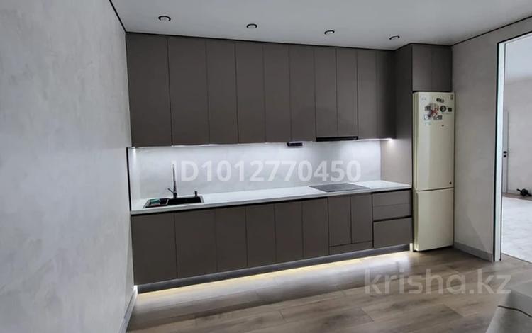 2-бөлмелі пәтер · 63 м² · 11/25 қабат, мкр 11 112В, бағасы: 27 млн ₸ в Актобе — фото 2