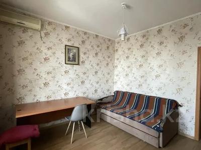 1-комнатная квартира, 41 м², 2/5 этаж, мкр Мамыр-1 за 25.5 млн 〒 в Алматы, Ауэзовский р-н