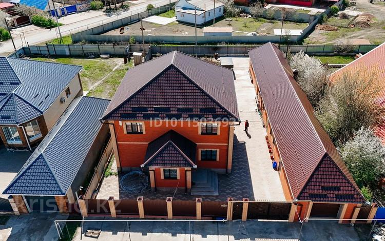 Отдельный дом · 4 комнаты · 200 м² · 10 сот., Придорожная ул. 19 за 85 млн 〒 в Мичуринское — фото 28