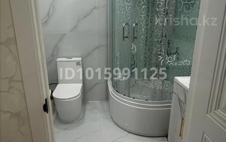 2-комнатная квартира · 60 м² · 7/12 этаж, мкр Северо-Запад, К. Толеметова Төлеметова 83 — Гранд паркте жаңа пәтер бірінші рет жалға беріледі. Ай сайынғы төлем 200 мың тг, депозит 50мың тг. Коммуналды төлемді пәтер жалдаушының өзі төлейді. за 200 000 ₸ в Шымкенте, Абайский р-н — фото 2