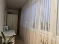 2-комнатная квартира · 73 м² · 4/9 этаж, 10 микрорайон 72/1 за 29 млн ₸ в Уральске — фото 8
