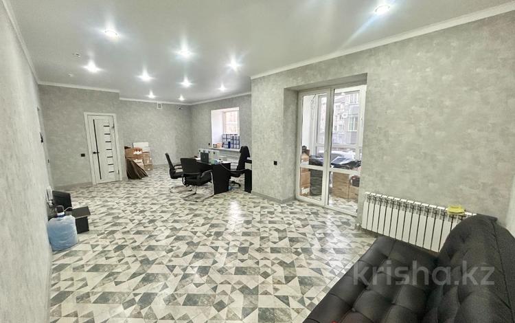 1-комнатная квартира · 44.2 м² · 1/9 этаж, мкр Юго-Восток, Муканова за 17 млн ₸ в Караганде, Казыбек би р-н — фото 4