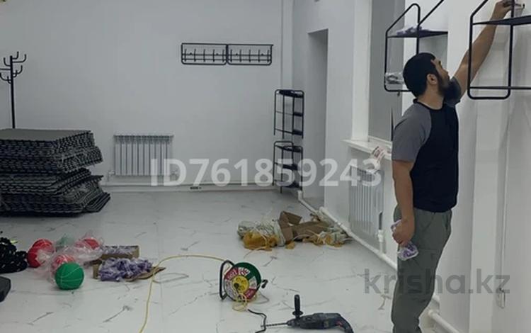 Свободное назначение, офисы, магазины и бутики, склады, салоны красоты, фитнес и спорт, образование, конференц-залы, кабинеты и рабочие места, студии · 47.2 м² за 200 000 〒 в Атырау, мкр Атырау — фото 2