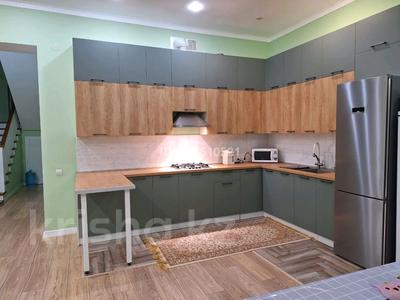 Отдельный дом · 6 комнат · 226 м² · 10 сот., мкр Томарлы, Политехнический колледж 32А за 35.5 млн ₸ в Атырау