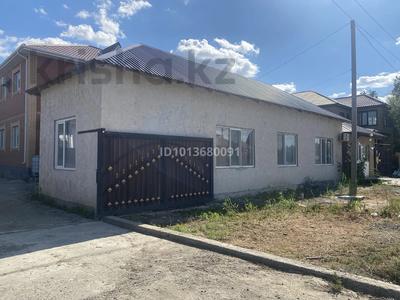 Жеке үй · 2 бөлме · 80 м² · 9 жүзд., Самал ш/а., 12 25б — Недалеко от школы 41, бағасы: 170 000 ₸ в Атырау, мкр Самал