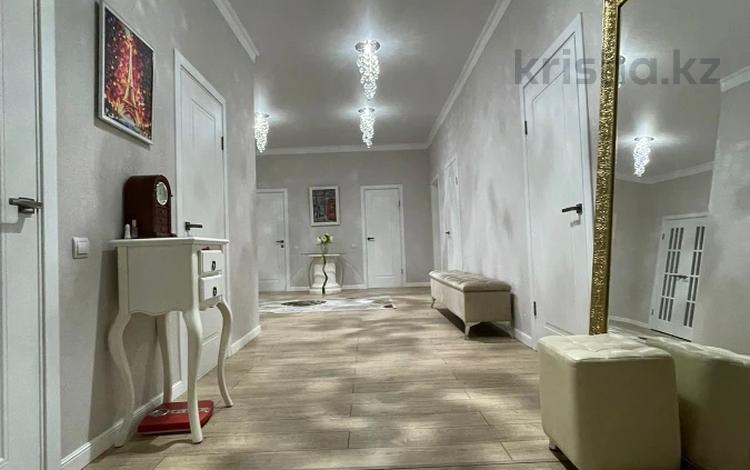4-комнатная квартира · 155 м² · 3/5 этаж, мкр. Алтын орда 23Д за 57 млн ₸ в Актобе — фото 19