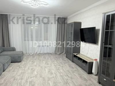 3-комнатная квартира · 100 м² · 2/5 этаж, Абулхаир хана 171/1 за 300 000 ₸ в Уральске