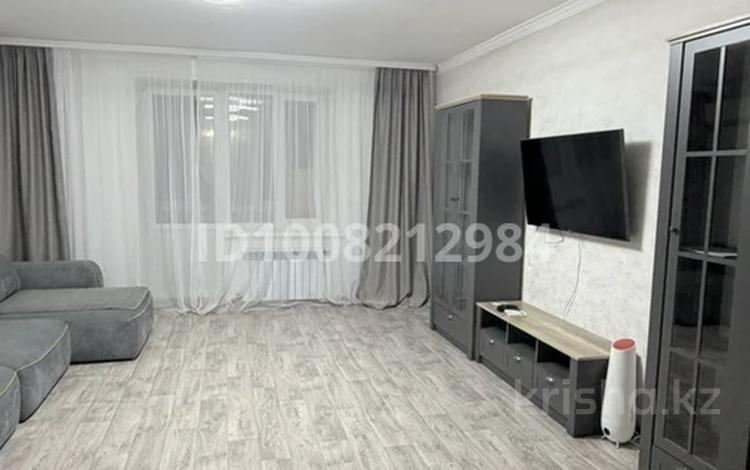3-комнатная квартира · 100 м² · 2/5 этаж, Абулхаир хана 171/1 за 300 000 ₸ в Уральске — фото 2