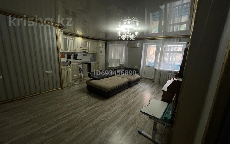 2-комнатная квартира, 58.3 м², 1/6 этаж, Азербаева за 25 млн 〒 в Астане, Алматы р-н — фото 2